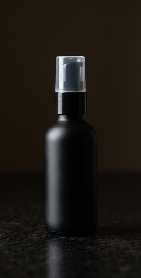 Botol serum biasa tanpa merek sebagai pembanding